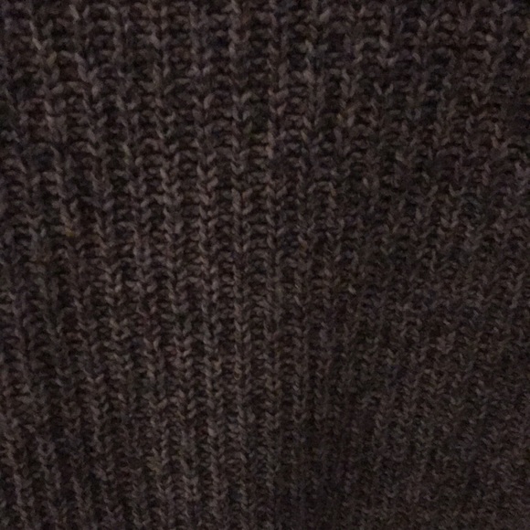 Universal Thread Sweater - Picture 4 of 10